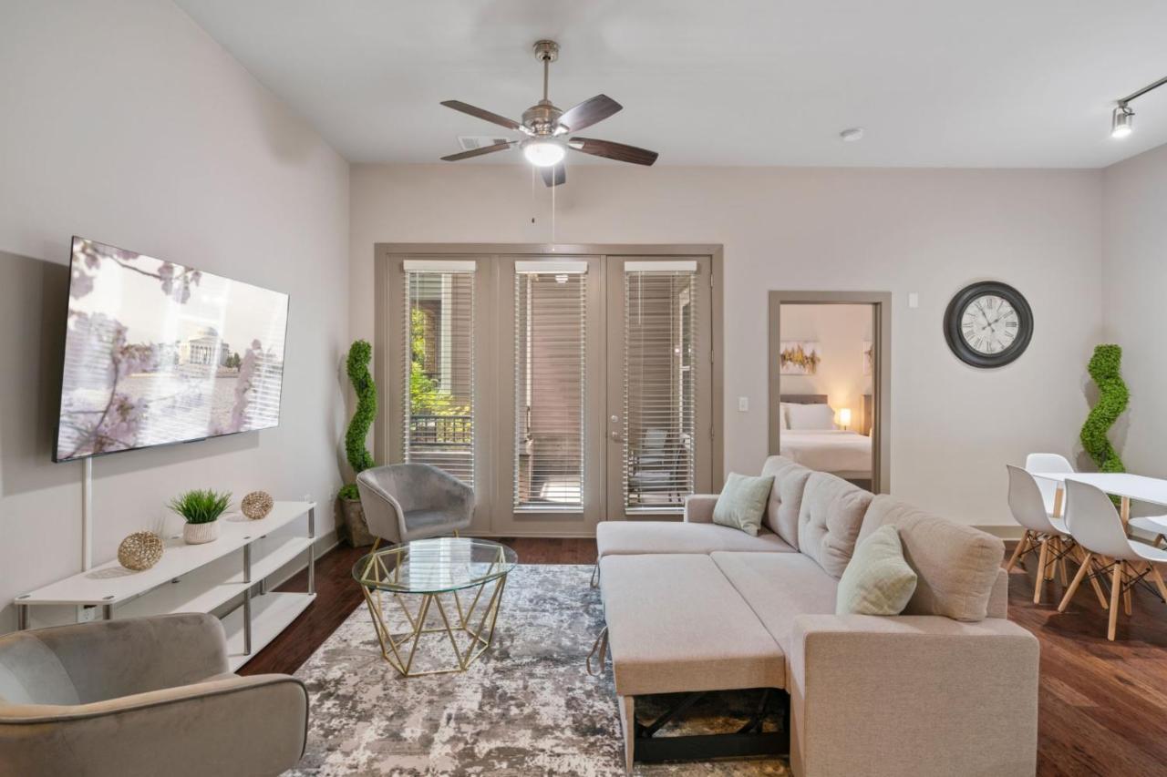 Grand Luxury Premium Vaulted Ceilings Lägenhet Woodbridge Exteriör bild