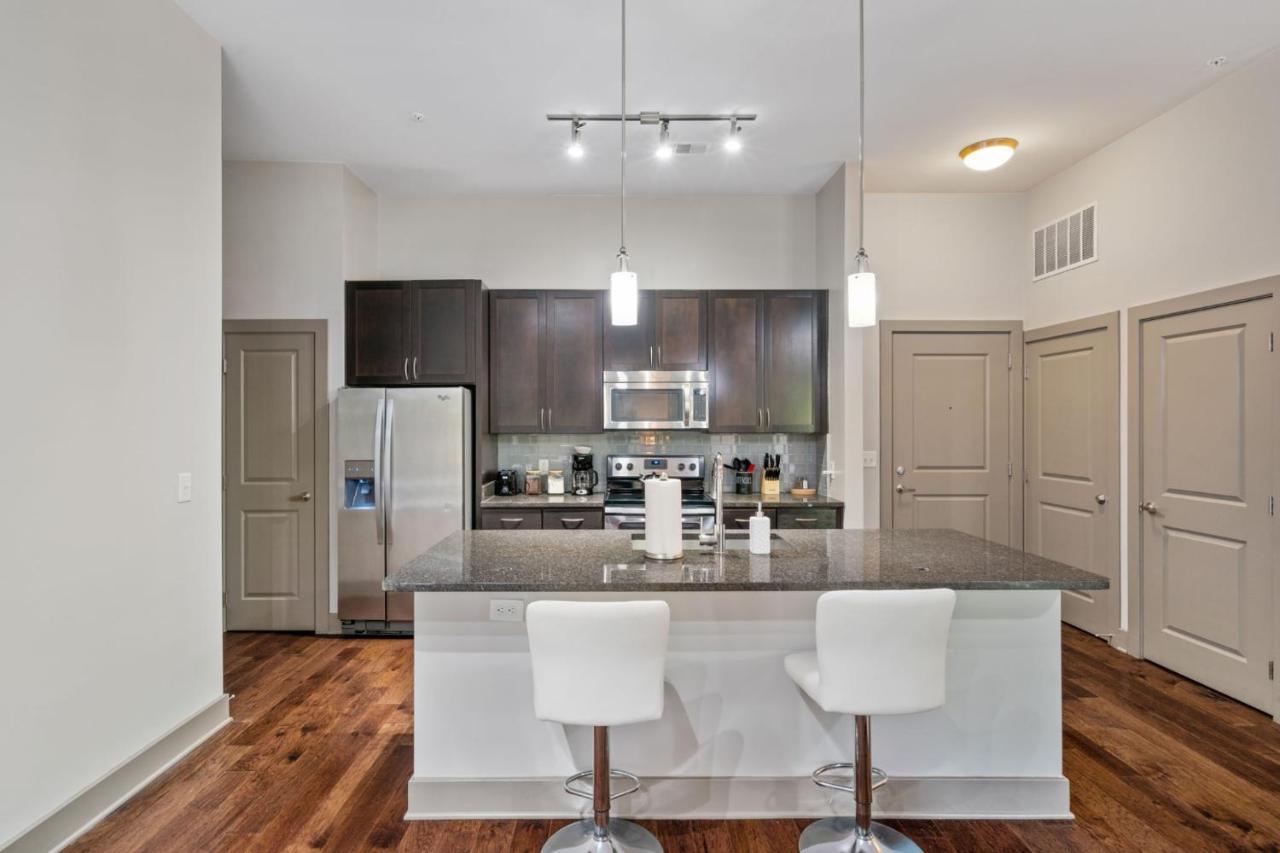 Grand Luxury Premium Vaulted Ceilings Lägenhet Woodbridge Exteriör bild