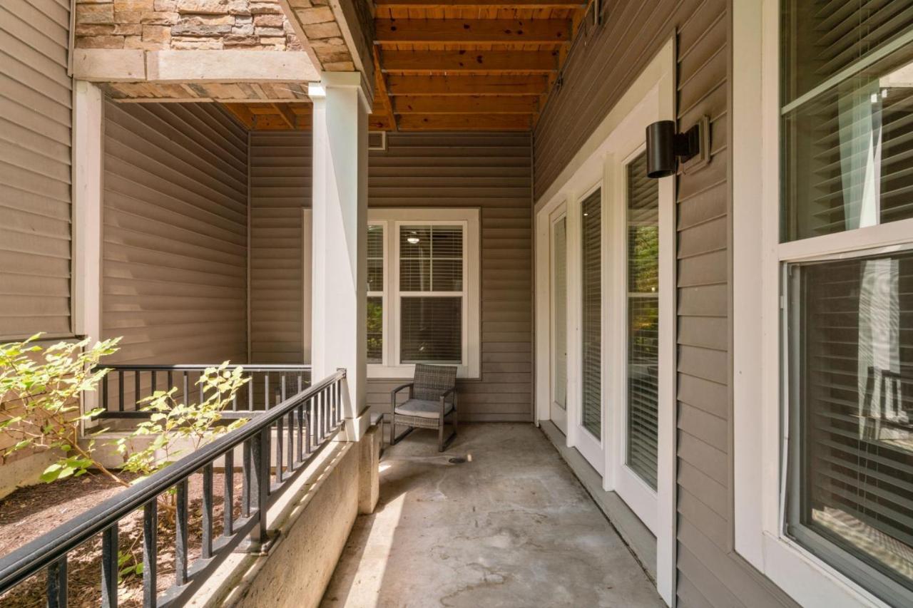 Grand Luxury Premium Vaulted Ceilings Lägenhet Woodbridge Exteriör bild