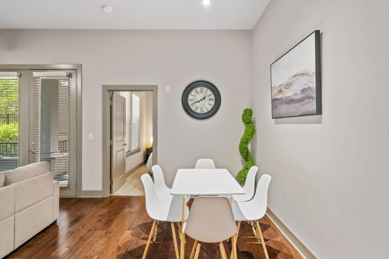 Grand Luxury Premium Vaulted Ceilings Lägenhet Woodbridge Exteriör bild